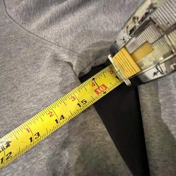 Gap Favorite Gray Long-Sleeve tee - Size Medium - Picture 10 of 12